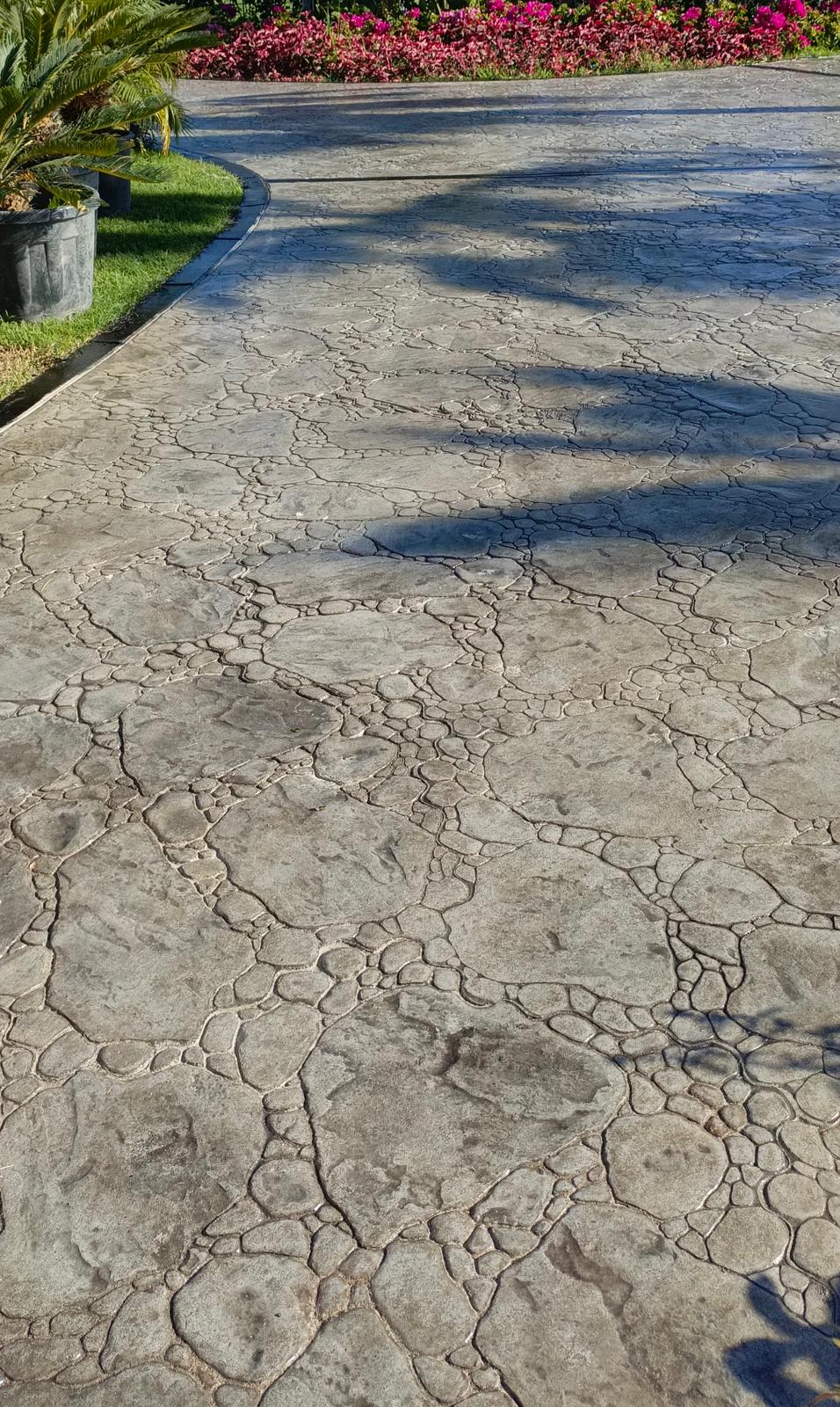 Doğal taş desenli bahçe yolu baskı beton - ER-SA YAPI