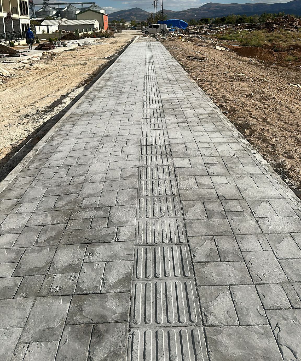 Site ortak alanı baskı beton yürüyüş yolu - ER-SA YAPI